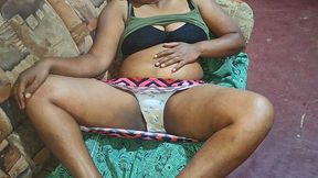 Desi GF shows off her hot amateur game at home