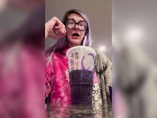 67 Giantess Eating & Burping