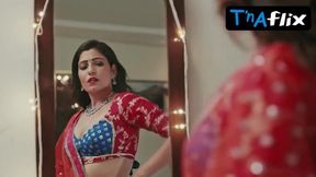 Leena Singh looks sexy AF in this scene.