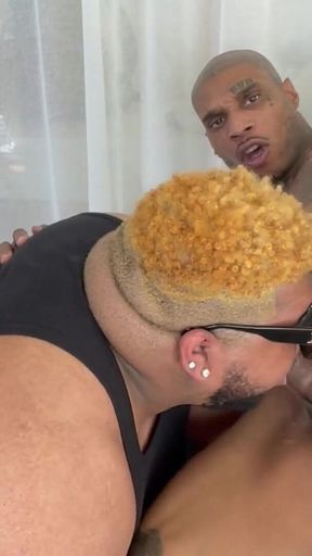 Santana Xxl Has Fun with Flexing
