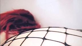 lala milano cul bien bouffant dans une baignoire toute exiter elle attend 5 ...
