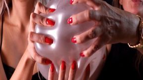 Balloon play - Lisa & Iris