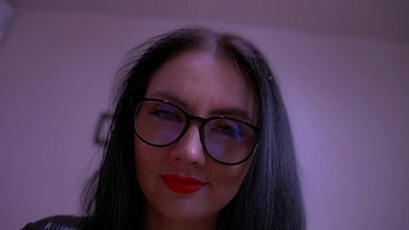 Naughty slattern pegging her guy's and gets cumshot.