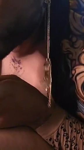 Iranische Femboy Spielt Mit Monster Dildo /