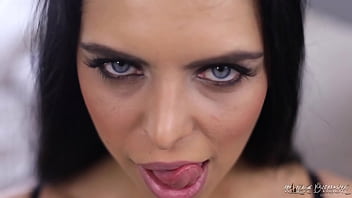Im so horny! Wanna join me?