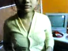 Indian Teen Flashing on Homemade Video