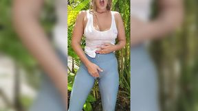Leggy Instructor Masturbrates Al fresco Amid Leggings