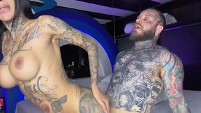 Busty girl paid her tattoo artist with her wet pussy