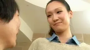 Tiny Dude'Busty Babe – Wild Ride with Legs for Days