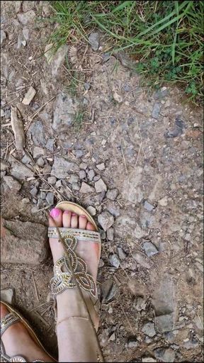 Tickled Feet on the Hill: 3 mins 11 in heaven 🌞👣