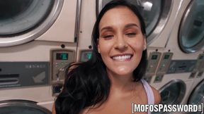 Hot Jade Greene lures hunks in laundromat for wild &mdash;  dirty sex