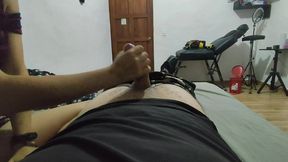 jugando con la verga de mi mejor amigo!!!