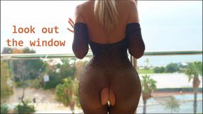 Window huge dildo and girl! What can go wrong?