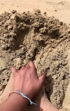 Sandy toes