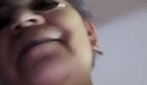 Abuela me ensea tetas en video