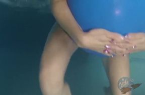 Discover the Fun of the World's Largest Thermometer with Coco Velvett: Outdoor Adventures and Surprising Moments!