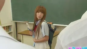 Bomba seductora Sana Anzu se corre anal en casa