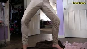 cheyenne jewel desperate to pee in straitjacket