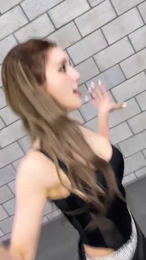 K-pop babe gets naughty with her boyfriend