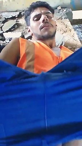 I Sucked the Black Guy at the Construction Site.