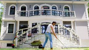 Anny Aurora has just turned 18 and she is looking to celebrate it