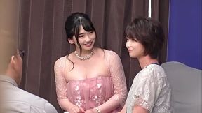 結婚式の撮影をしに来たGカップ22歳新婦に中出し 2