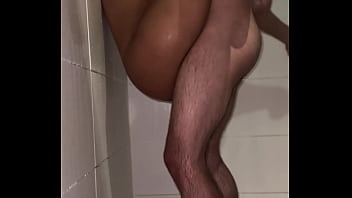 Beldade latina aceitou convite do cliente para sexo anal sem camisinha (Continua no sheer)