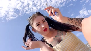 Smoking fetish from stunning beauty! Passionate outdoor smoking