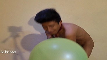 A naughty balloon