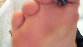 Giantess Mom squish son bully with her foot