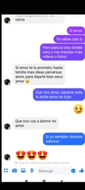 Mi novia me pone caliente y hago que se masturbe hasta venirse