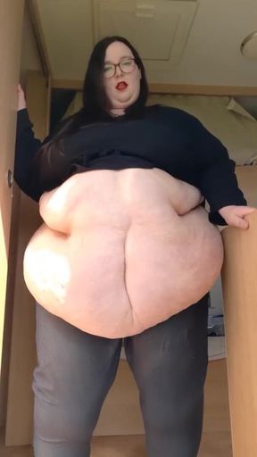 belly dancing in caravan Wobbly box