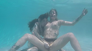 Underwater Lesbians 2 - Vanessa Vega & Charlotte Sartre Swimming Girl Girl Pussy Eating Finger Fucking Wet Look