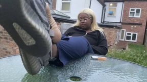 Ebony Yeezy Gym Sneakers Removal No Socks Ignore