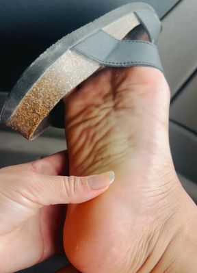 Sweaty sole massage