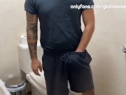 Becco il muratore odorando le mie mutandine e con il cazzo duro in mano DIALOGHI ITA