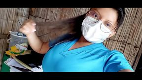 estuve en el hospital y de regreso me traje la enfermera hasta mi casa y la folle en el sillon de la sala, la hice gemir mientras follabamos