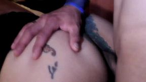 le miente al marido y se coje todo el dia al piletero 7