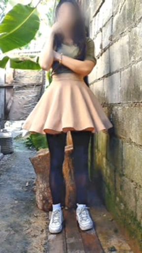 hot babe pissing outside during smoking break