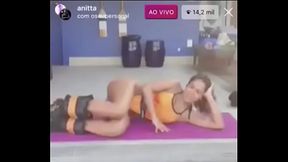 anitta gostosa malhando