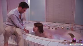 Shemale Izzy Wilde handjobbed in the tub