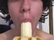 Deepthroating a Banana