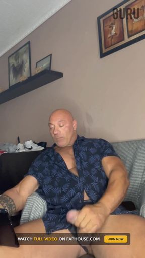 Mr Guru Bodybuilding Daddy Wank at Home