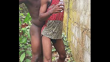 Hard fuck from my boyfriend inside the bush