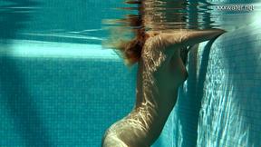 ”Serbian beautiful babe swims naked underwater”