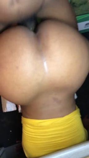 She said it was her 1st time but the hole was wide open🙄
