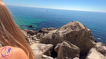 Sweet Hiking Pussy Was Fucked In Public - Bunny Rabbits