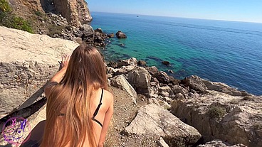 Sweet Hiking Pussy Was Fucked In Public - Bunny Rabbits