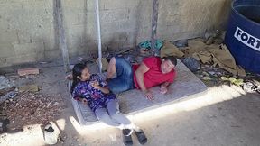 comendo a filha da puta da sapatao dando o cu no terraco