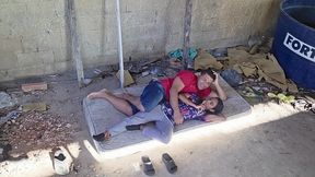 comendo a filha da puta da sapatao dando o cu no terraco
